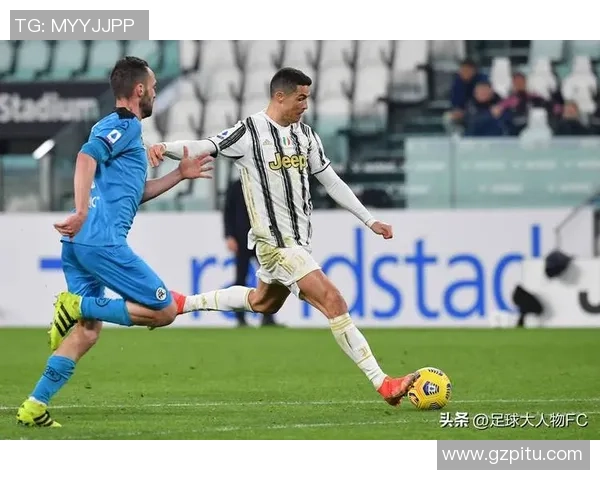 足球诡计揭秘：如何通过巧妙战术颠覆比赛局势与对手心理